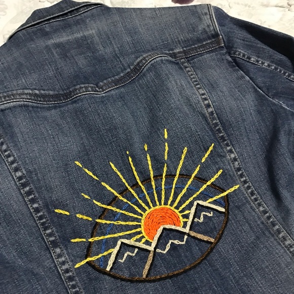 Eyes of the World ❤️ Embroidered Levi’s Jacket - Picture 2 of 8